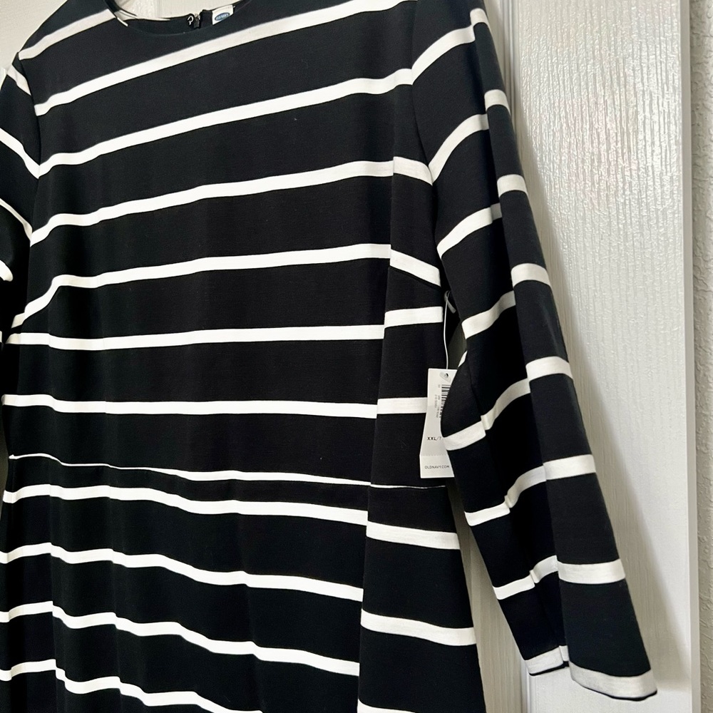 Brand new stripped dress! Never used. Tags!